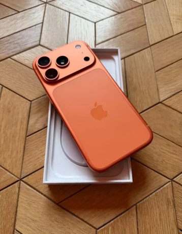 iphone-17-pro-cosmic-orange-big-0