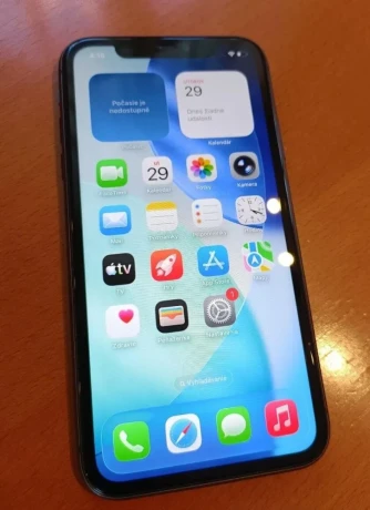 iphone-11-64-gb-cierny-velmi-pekny-zachovaly-kus-big-0