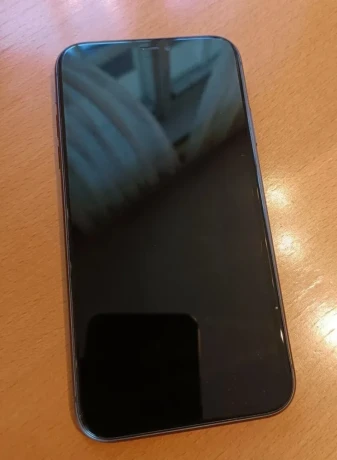 iphone-11-64-gb-cierny-velmi-pekny-zachovaly-kus-big-1