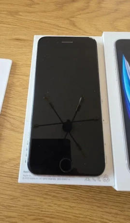 iphone-se-64gb-big-1