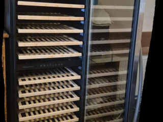 dvojzonova-vinoteka-philco