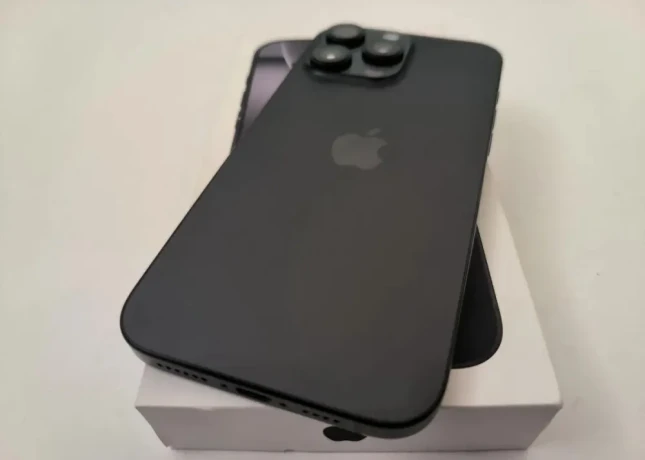apple-iphone-16-pro-max-256gb-black-titanium-bateria-90-big-4