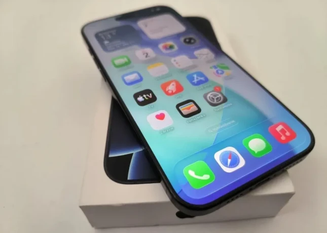 apple-iphone-16-pro-max-256gb-black-titanium-bateria-90-big-3