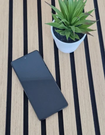 google-pixel-7-obsidian-1-rok-zaruka-big-2