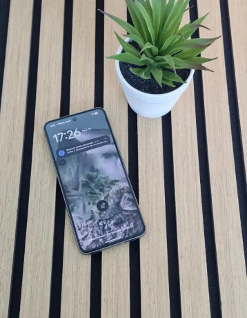 google-pixel-8-hazel-1-rok-zaruka-big-1