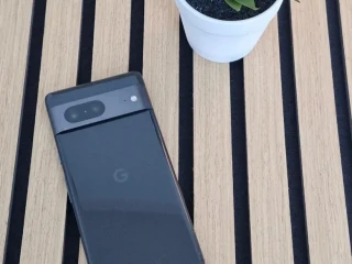 google-pixel-7-obsidian-1-rok-zaruka
