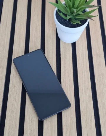 google-pixel-7-obsidian-1-rok-zaruka-big-1
