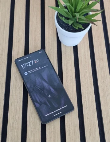 google-pixel-7-obsidian-1-rok-zaruka-big-2