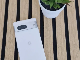 google-pixel-7-snow-1-rok-zaruka