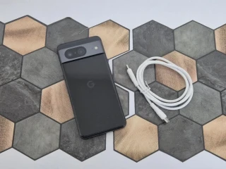 google-pixel-8-256gb-obsidian-zaruka-1-rok