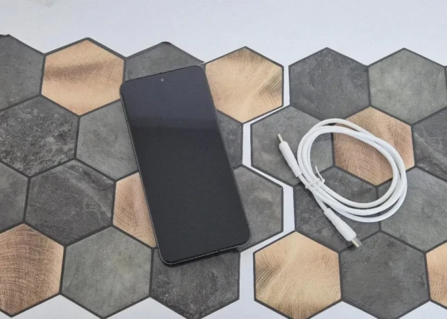 google-pixel-8-256gb-obsidian-zaruka-1-rok-big-2