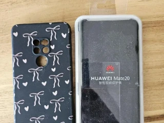 darujem-dva-obaly-na-mobil-huawei-mate-20