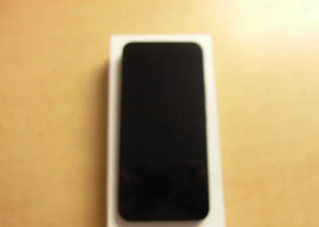 honor-400-5g-8256-gb-pekny-stav-big-1