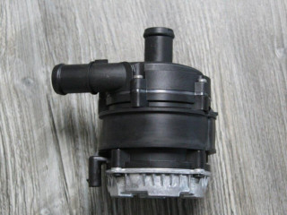 uplne-nove-pridavne-vodne-cerpadlo-bosch-pre-koncern-vw