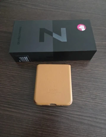 samsung-galaxy-z-flip3-5g-big-3