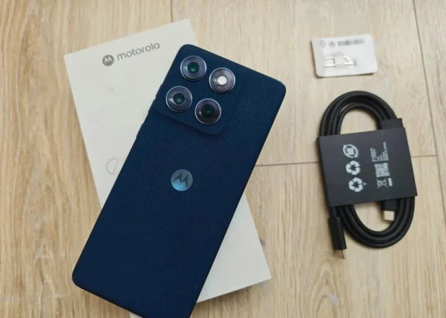 motorola-edge-60-8gb-256gb-modry-top-zaruka-big-2