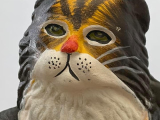 macky-liatina-zarazka-na-dvere