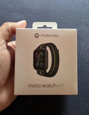 motorola-moto-watch-fit-big-0