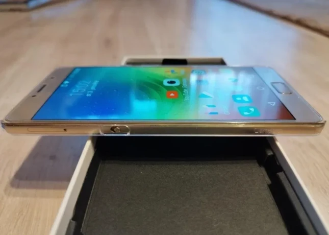 lenovo-p2-gold-zlaty-432-gb-dual-sim-8-jadro-ako-nov-big-0