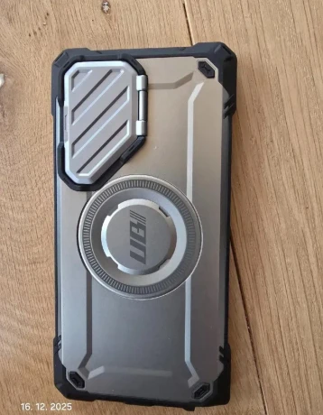 novy-kryt-na-mobil-samsung-s24-ultra-big-3