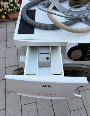 aeg-pracka-seria-7000-1-8kg-big-3