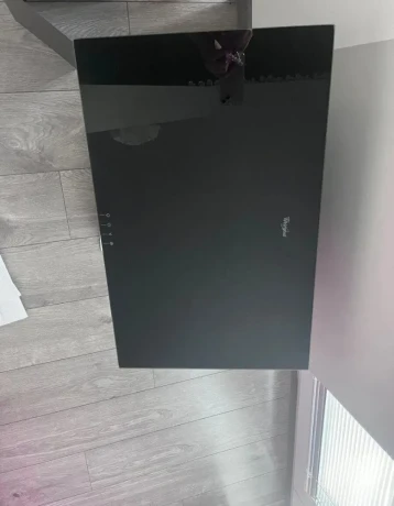 zavesny-odsavac-par-whirlpool-big-0