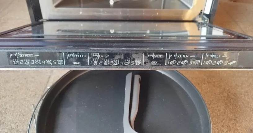 whirlpool-amw-834-ix-vstavana-mikrovlnka-big-4