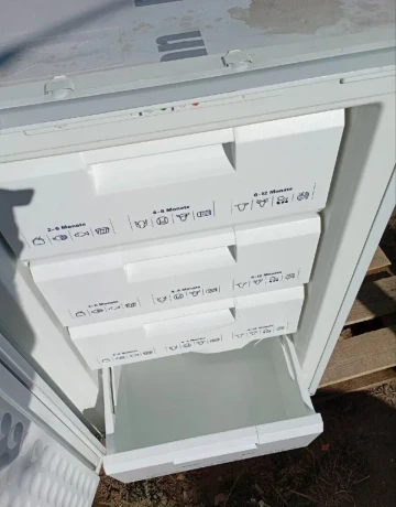 vstavana-mraznicka-siemens-big-1
