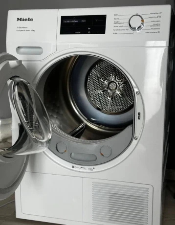 susicka-miele-tel695wp-125-gala-edition-big-2