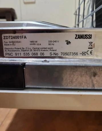 ako-nova-vstavana-umyvacka-riadu-zanussi-zdt24001fa-60-cm-big-1