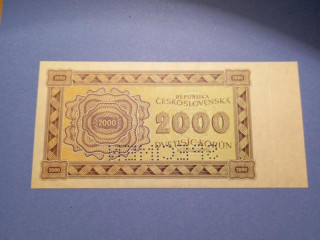predam-bankovku-2000k-1945-perforovana