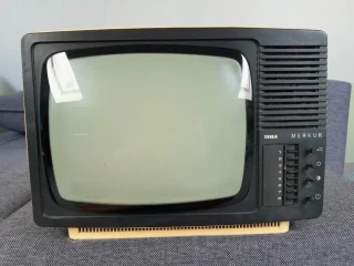 vintage-tesla-prenosny-televizor-merkur-4160ab