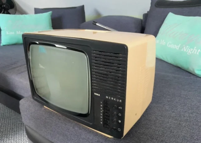 vintage-tesla-prenosny-televizor-merkur-4160ab-big-1