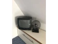 retro-prenosny-televizo-small-0