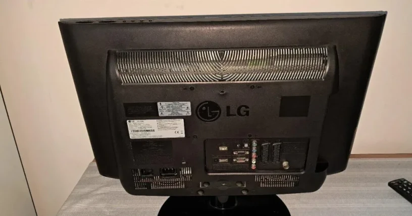 lcd-tv-lg-22-ld-320-big-1