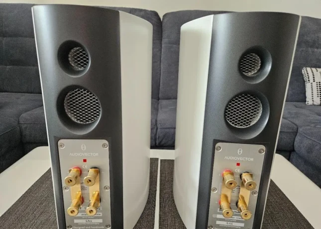 audiovector-sr1-signature-big-3