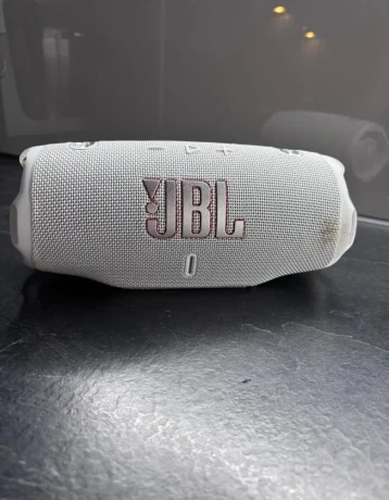 jbl-charge-6-white-big-0