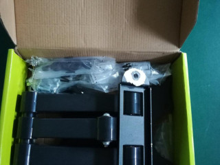 nastenny-drziak-na-tv