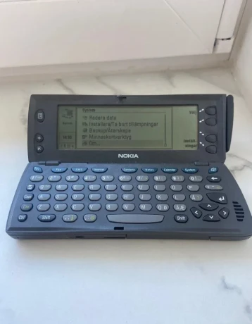 nokia-9110-komunikator-1999-big-2