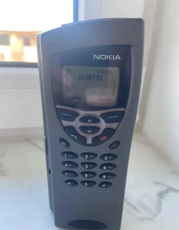 nokia-9110-komunikator-1999-big-0