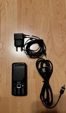 nokia-n82-black-big-2