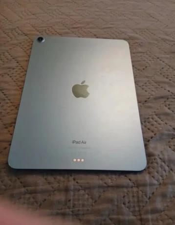 ipad-air-model-a2588-big-3