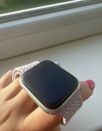 hodinky-apple-watch-5-44mm-big-3