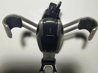 drziak-na-mobil-do-auta