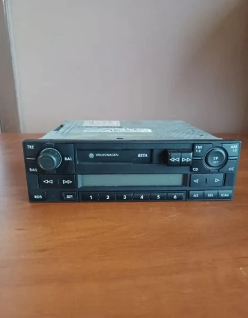 predam-original-autoradio-volkswagen-beta-big-0
