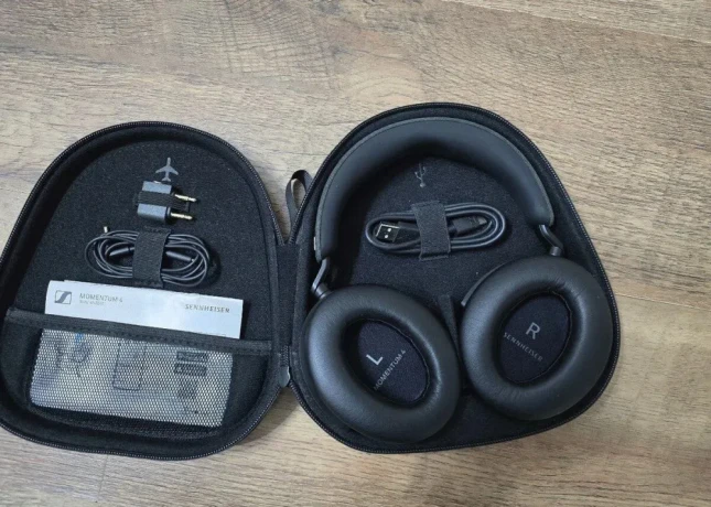 sennheiser-momentum-4-big-2