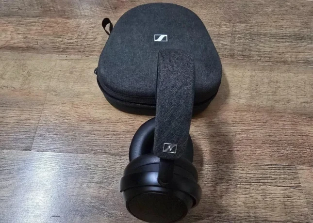 sennheiser-momentum-4-big-3