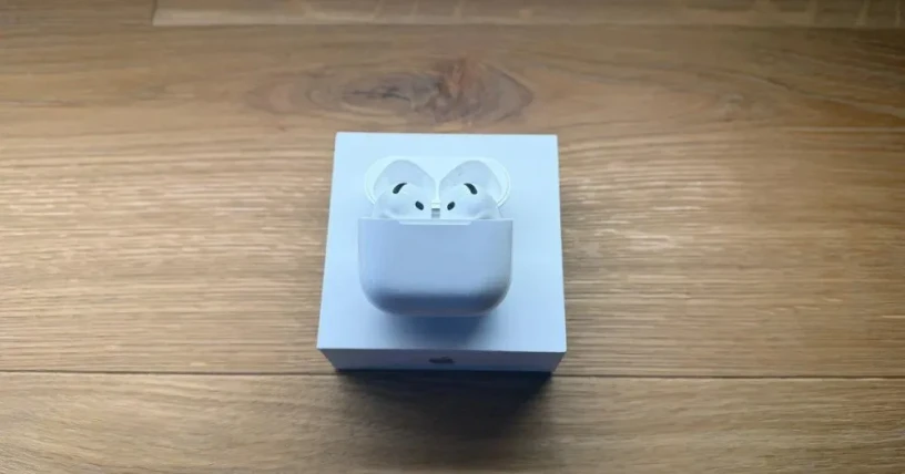 sluchadla-apple-airpods-4-anc-big-2