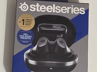 sluchadla-steelseries-arctis-gamebuds