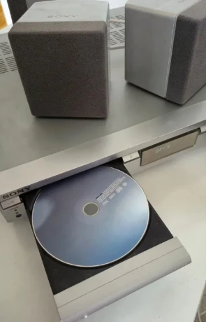 domace-kino-sony-s-dvd-prehravacom-a-prislusenstvom-big-4